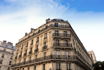 Des acheteurs absents et des professionnels sceptiques quant aux annonces gouvernementales