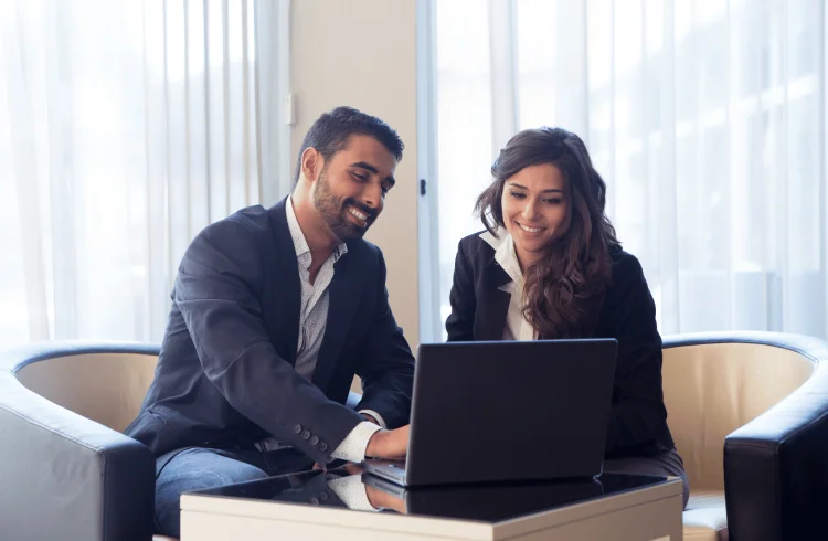 Gérer son agence immobilière en couple ? Vos témoignages !
