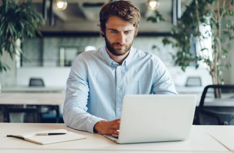 Comment rédiger la présentation de son agence sur son site internet ?